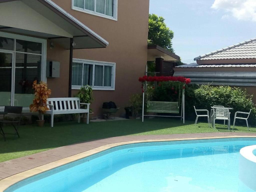 Le Parc Wangnang Hotel Фитсанулок Екстериор снимка