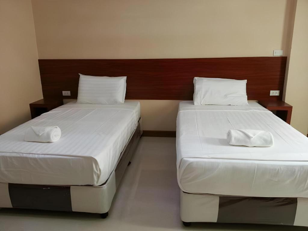 Le Parc Wangnang Hotel Фитсанулок Екстериор снимка