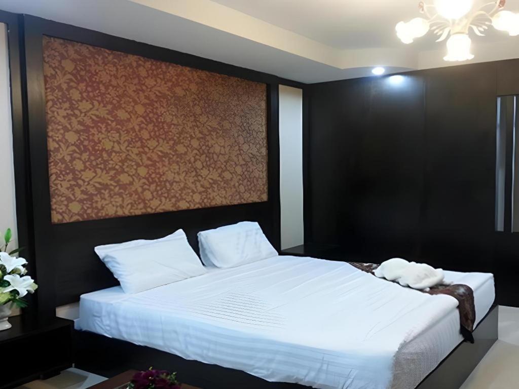 Le Parc Wangnang Hotel Фитсанулок Екстериор снимка