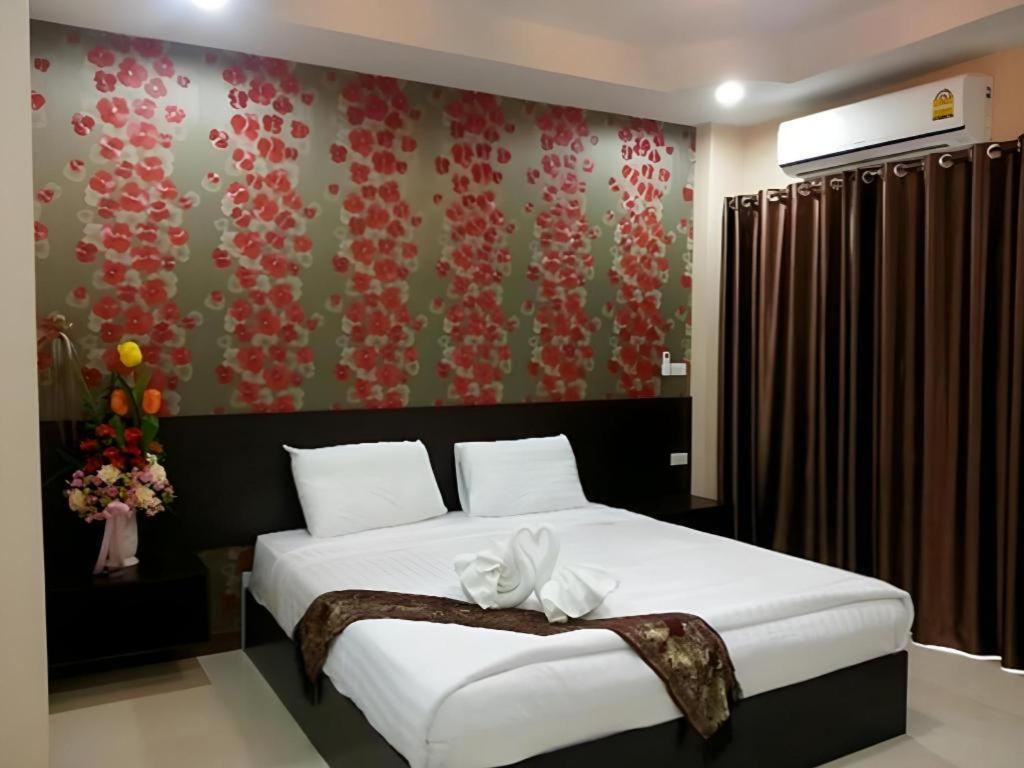 Le Parc Wangnang Hotel Фитсанулок Екстериор снимка