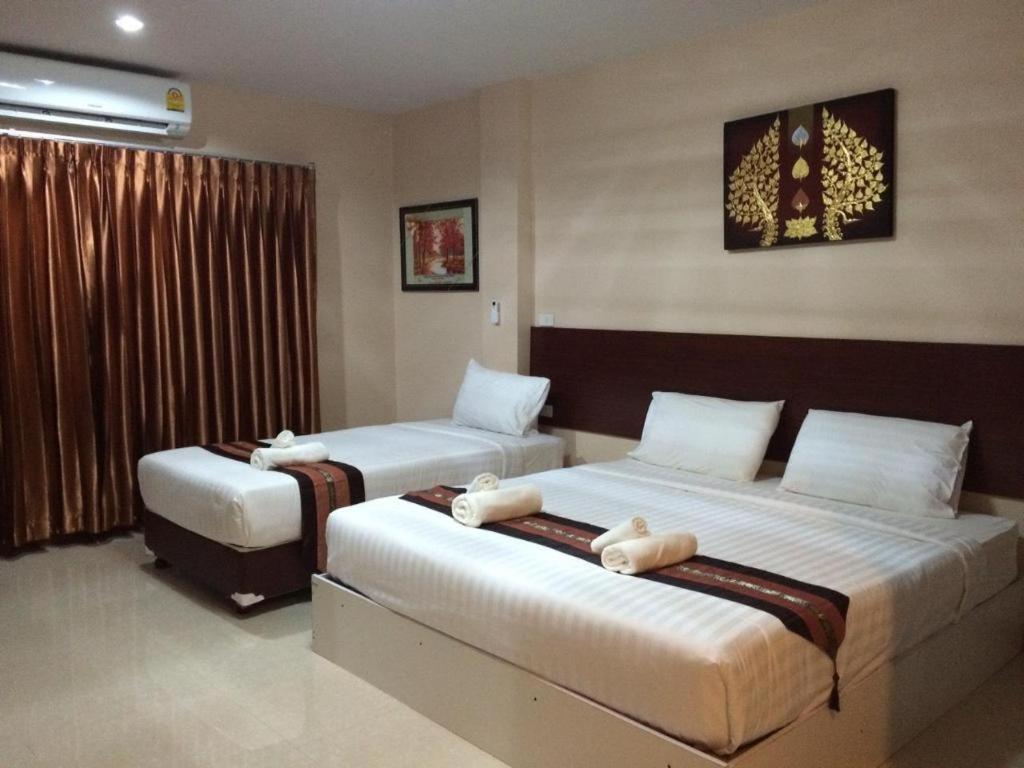 Le Parc Wangnang Hotel Фитсанулок Екстериор снимка