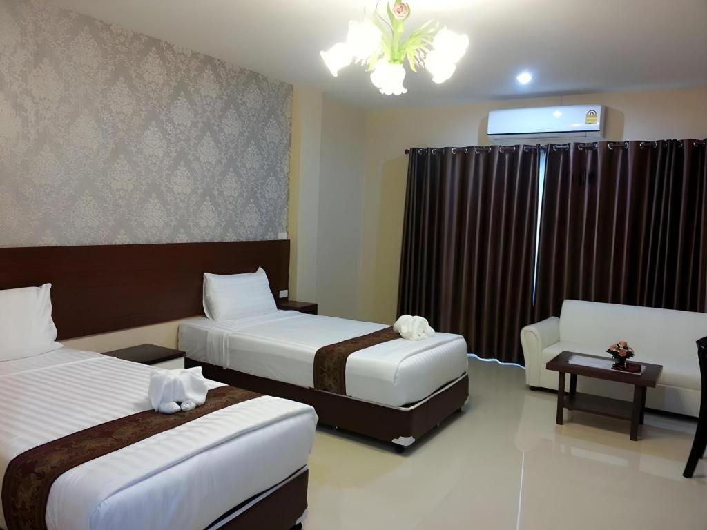Le Parc Wangnang Hotel Фитсанулок Екстериор снимка