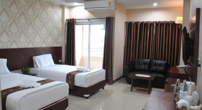Le Parc Wangnang Hotel Фитсанулок Екстериор снимка