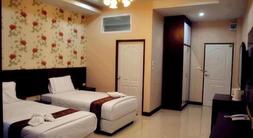 Le Parc Wangnang Hotel Фитсанулок Екстериор снимка