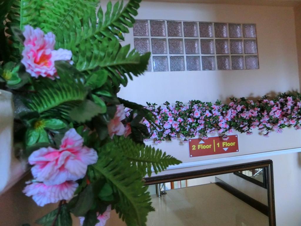 Le Parc Wangnang Hotel Фитсанулок Екстериор снимка