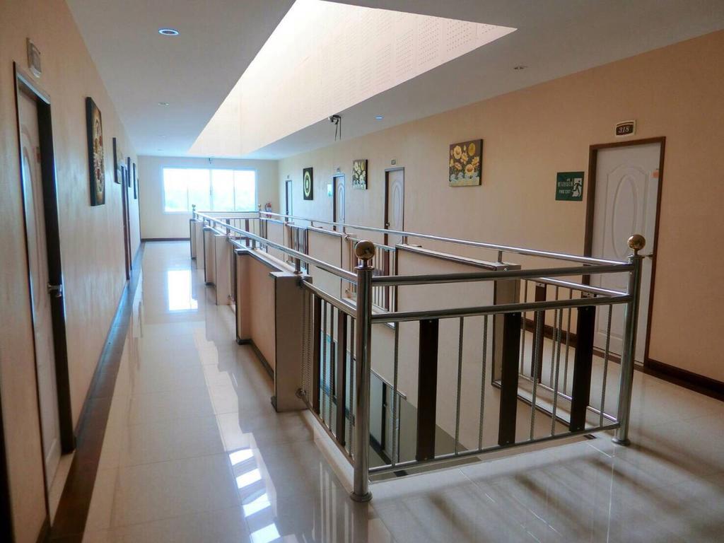 Le Parc Wangnang Hotel Фитсанулок Екстериор снимка